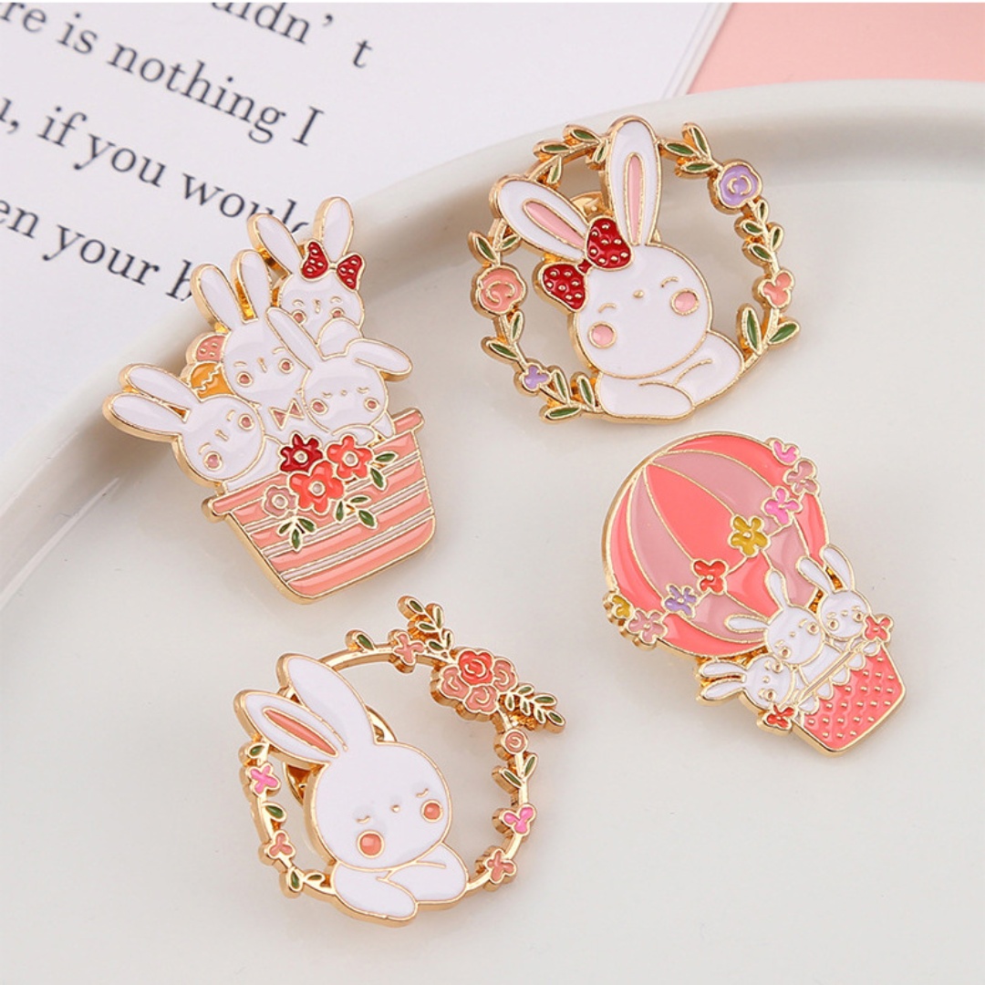 女性のためのかわいいバニーメタルブローチ、ピンクのバッジ、熱 - Embroidery Bali のレビューと価格